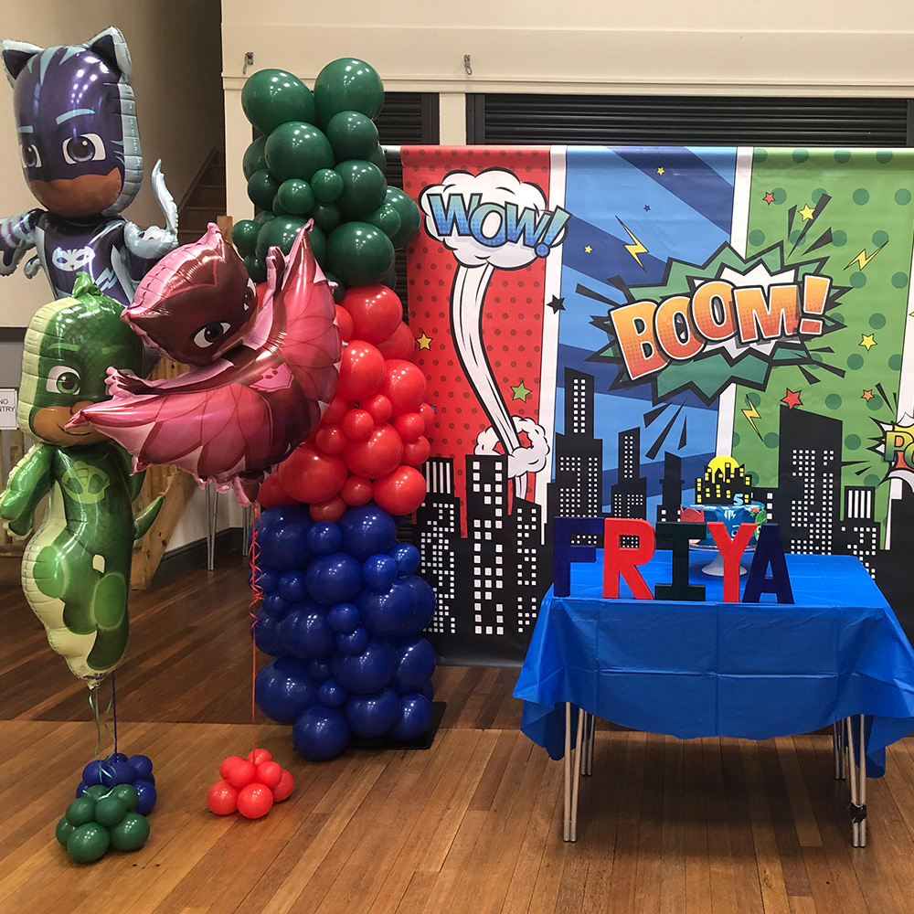 Superhero party table