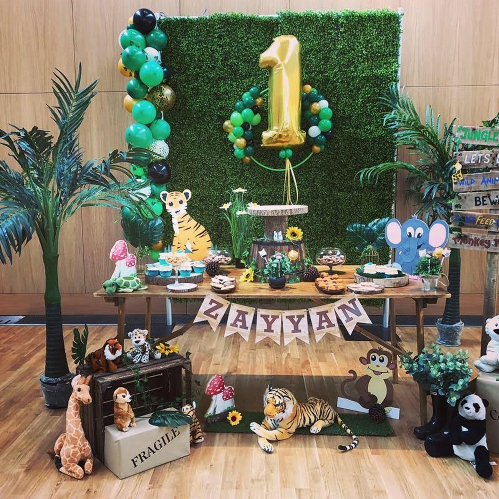 Jungle party table